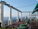 Terrasse mit Blick in Richtung Vesuv.